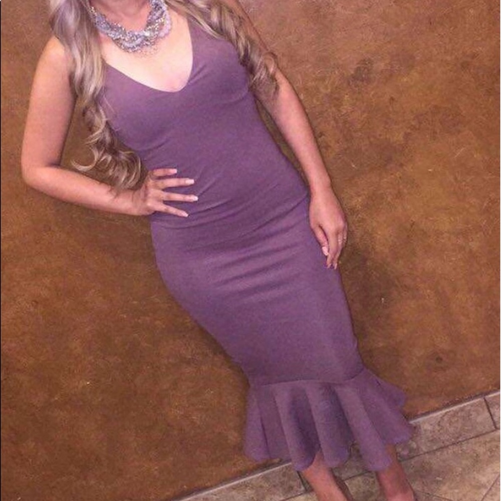 Classy/sexy light purple dress 🤩